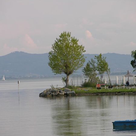 Appartamento Vacanze Magnolia E Glicine トゥオーロ・スル・トラジメーノ エクステリア 写真